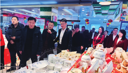  3499拉斯维加斯集团总经理赵首沣一行到3499拉斯维加斯贸易连锁表阜区部门门店、吉林3499拉斯维加斯商都调研